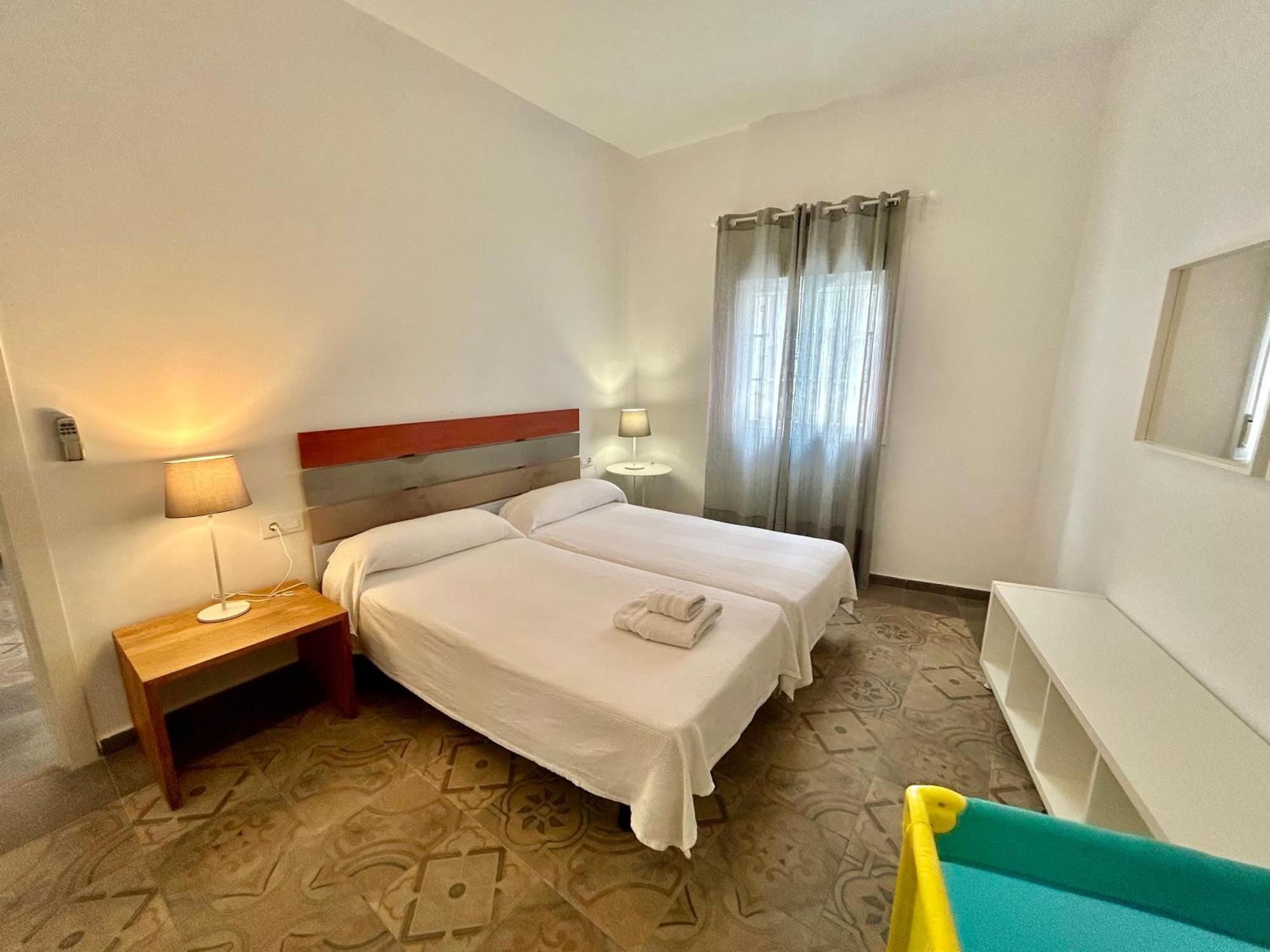 Acogedor 8pax 4bdr 2bth - Cozyhomesevilla1 Apartament *