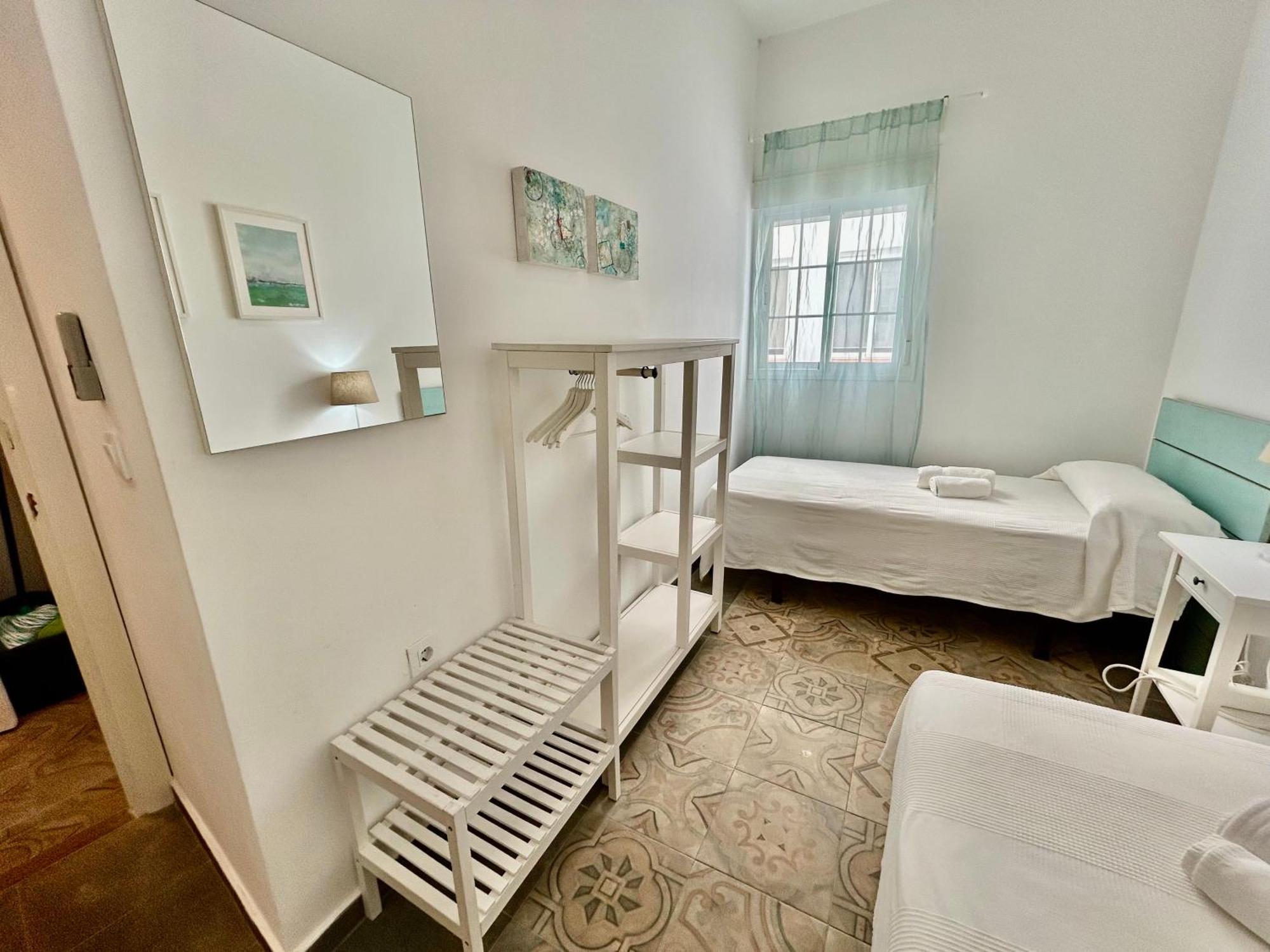Apartament Acogedor 8pax 4bdr 2bth - Cozyhomesevilla1