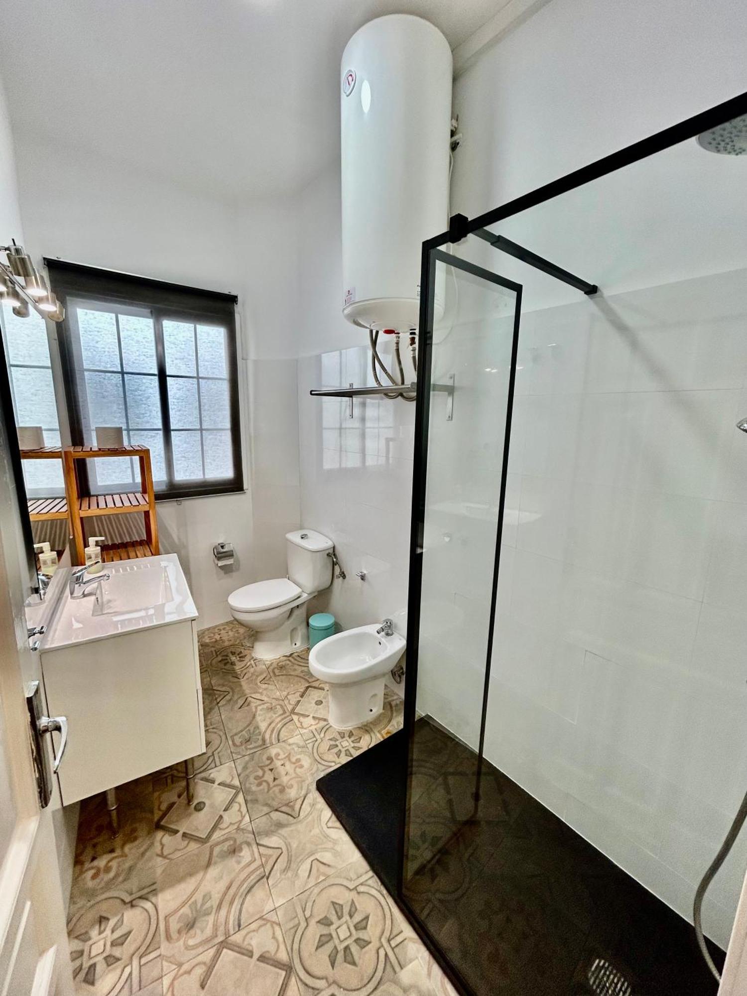 Acogedor 8pax 4bdr 2bth - Cozyhomesevilla1 Apartament